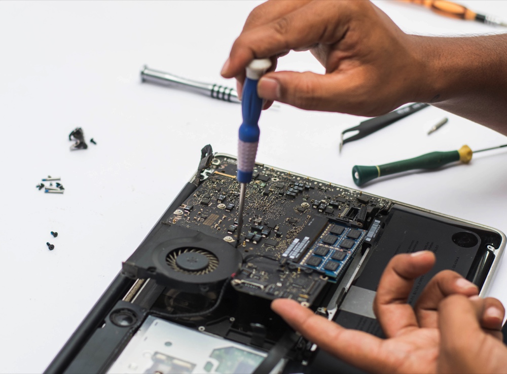 MacBook repairing services