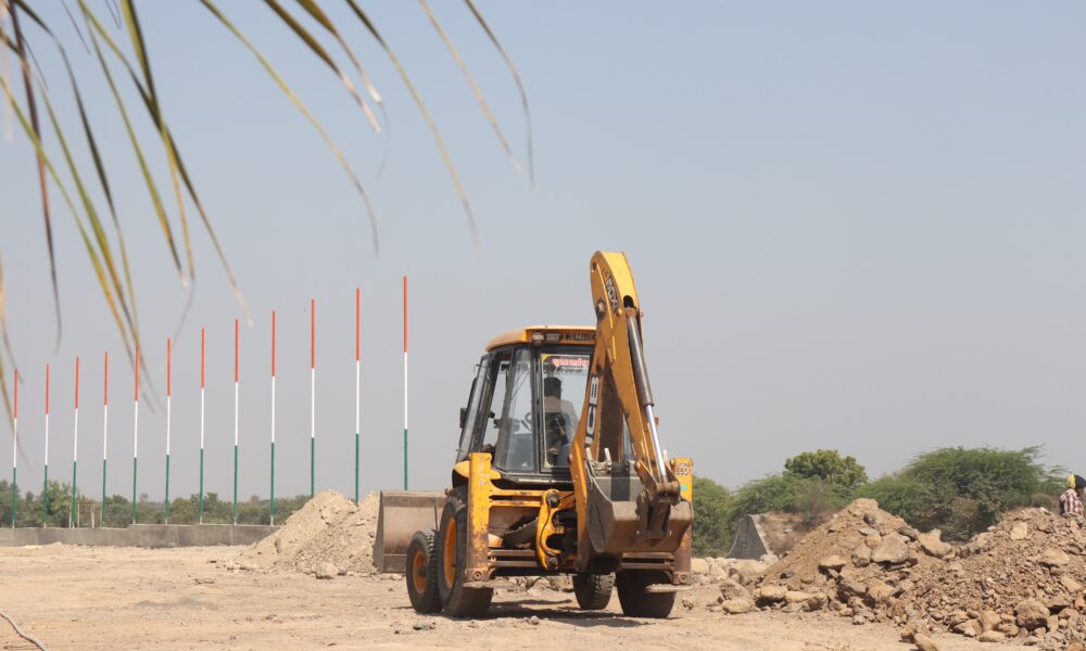 What Can you do with a Backhoe Loader? Techcrums