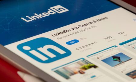 Linkedin Feed on website