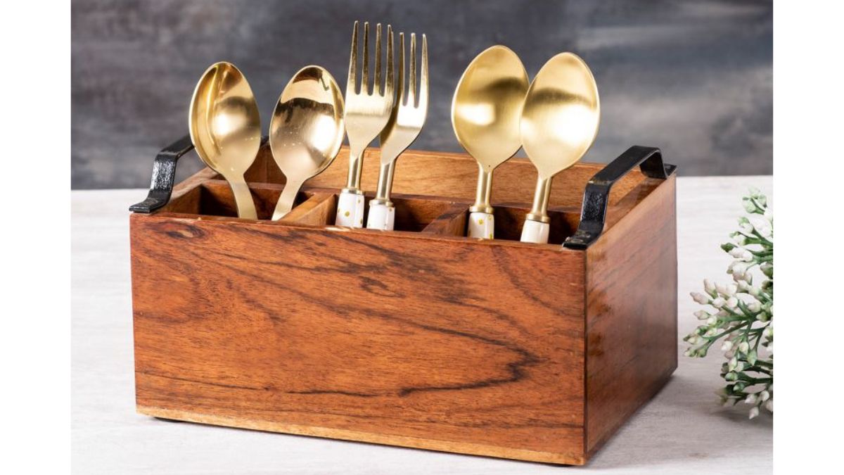 Buy a Cutlery Holder for These 4 Spaces to Enhance the Enjoyment of Your Food