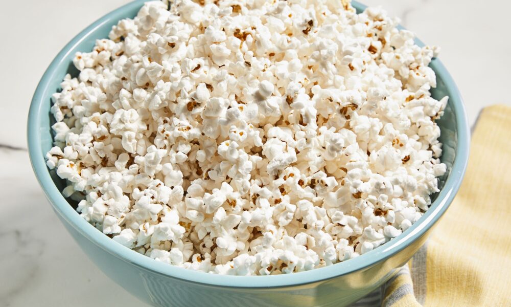 How to Make Microwave Popcorn Without a Bag (And No Oil!) Delishably