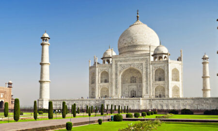 Top Tourist Places in Agra to include in Golden Triangle Tour