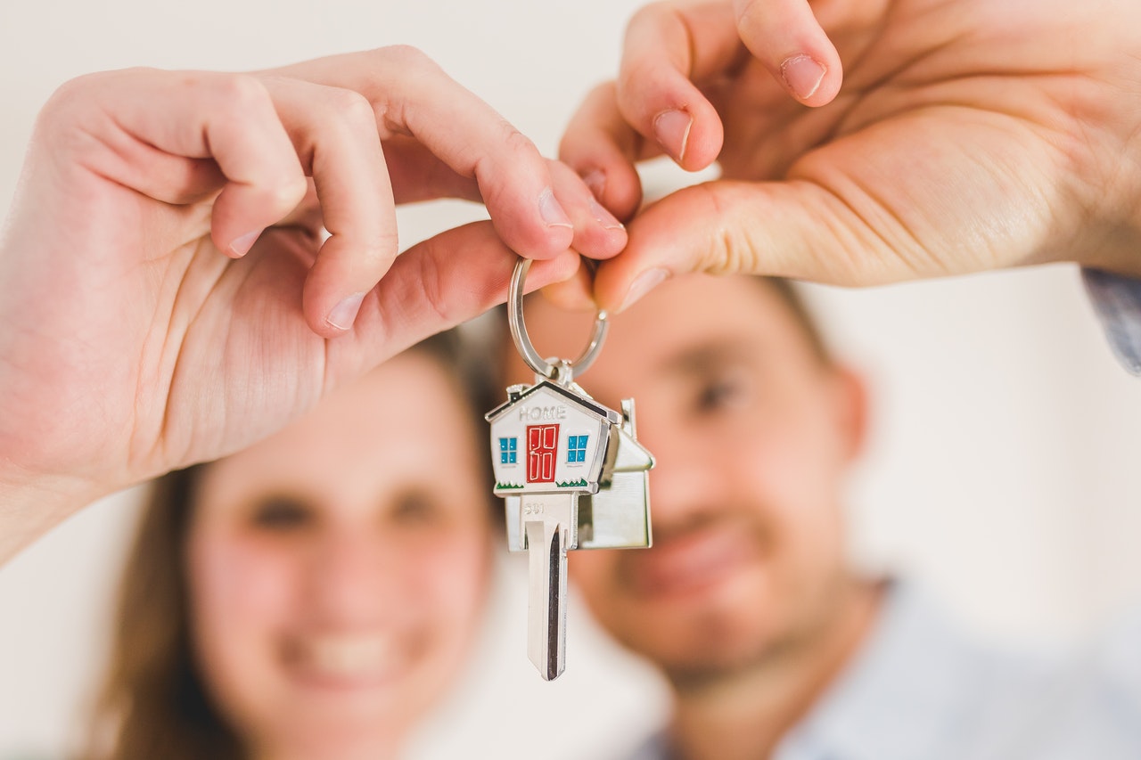 What is the advantages and disadvantages of renting a home