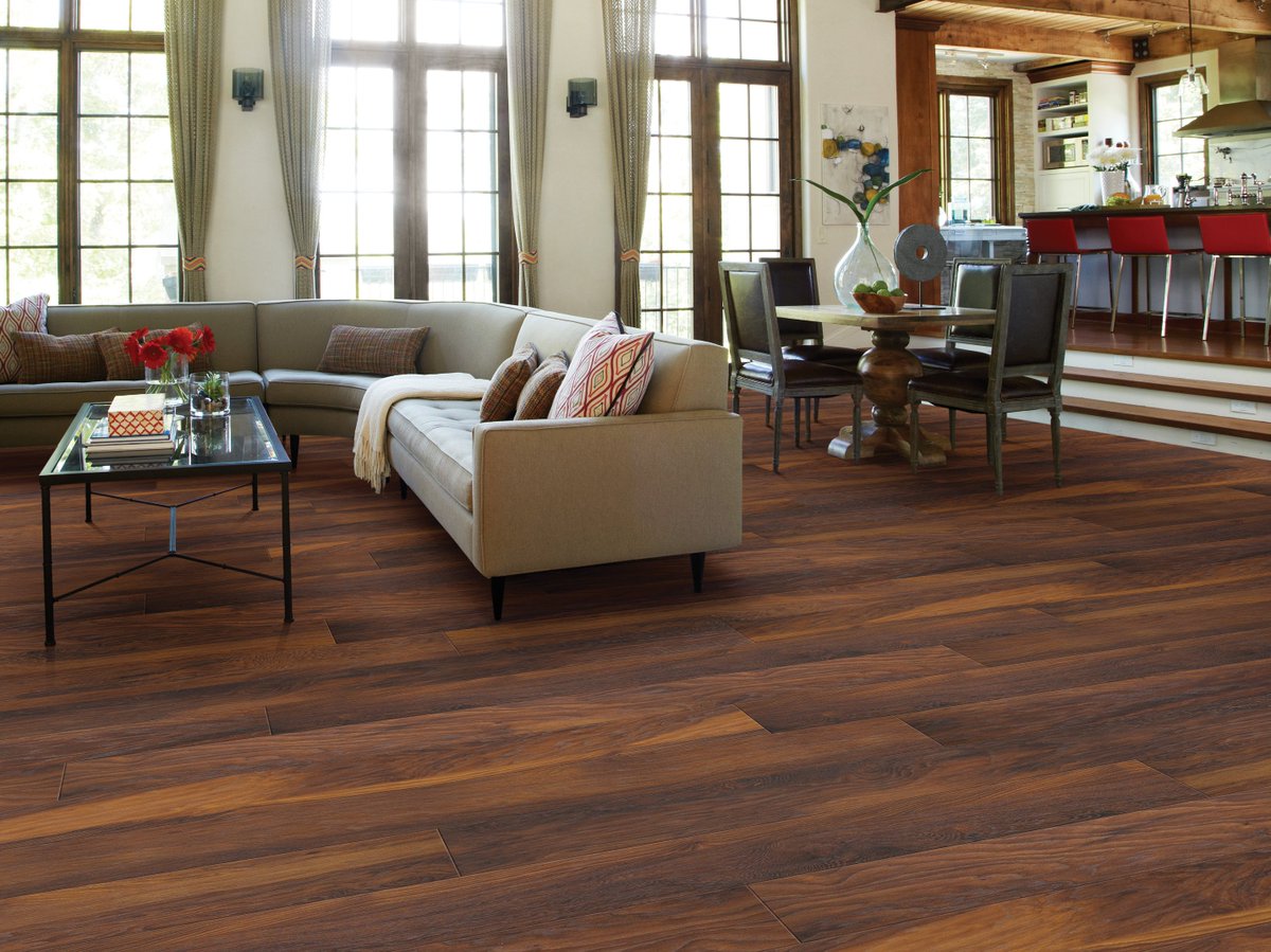 laminate flooring in dubai