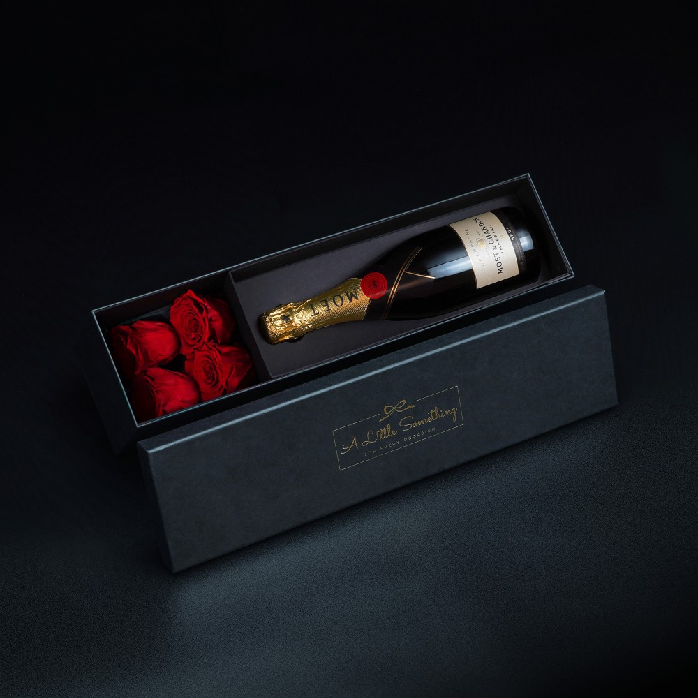 Red Roses In A Box
