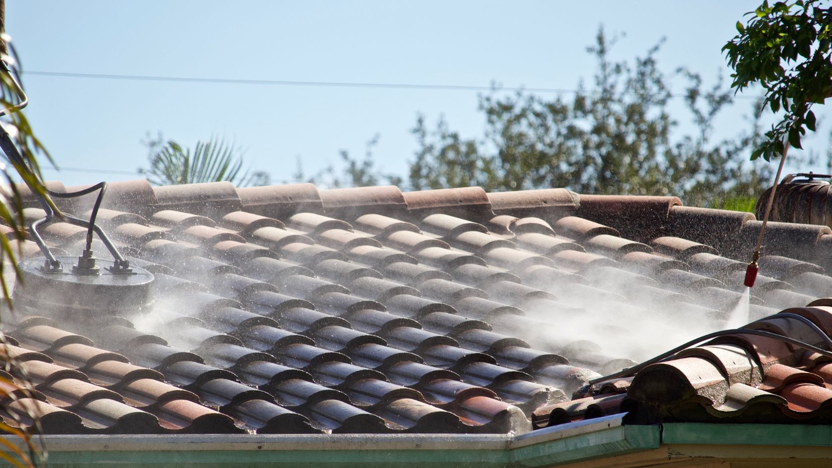 tips of safe and efficient roof cleaning