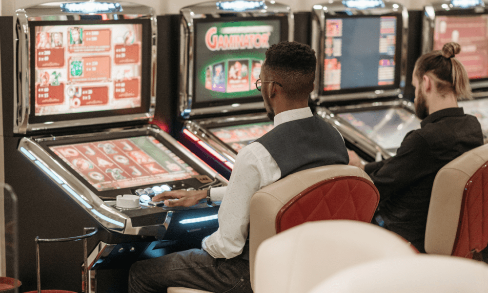 Suggestions And Methods For Playing Slots In Land-Based And Online Casinos